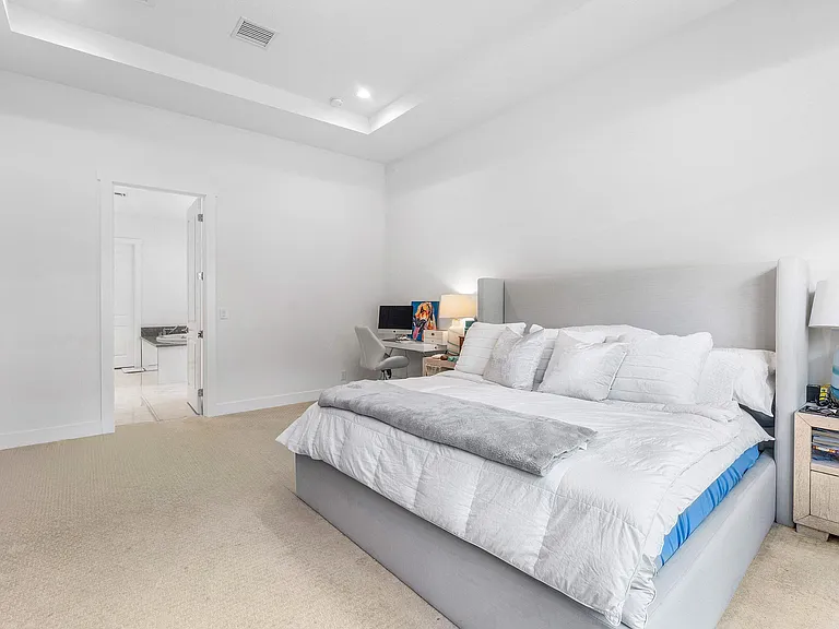 9256 Crestview Circle Palm — Photo 18
