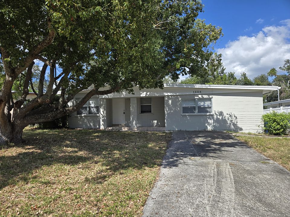 Comfortable 3BR - 1 BA Home on a quite neighborhood street