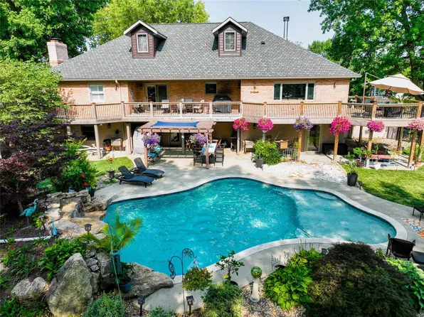 977 Holiday Point Pkwy, Edwardsville, IL 62025