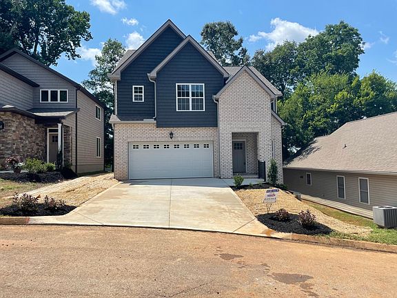 3rd image of 200 Gothic Manor Ln