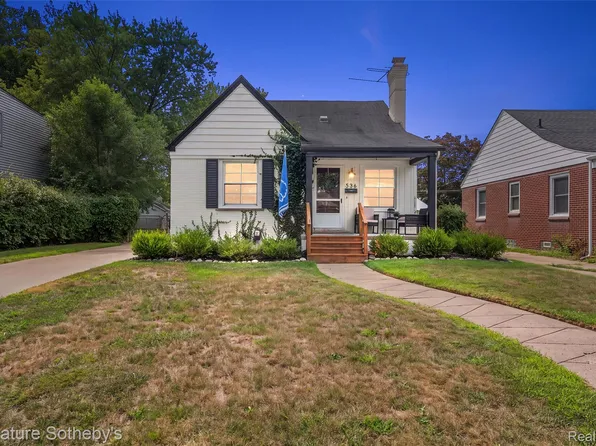 536 S Marias Ave, Clawson, MI 48017