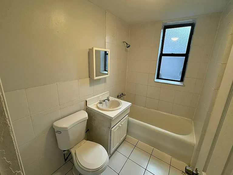 124 Osborne Ter #16 — Photo 4