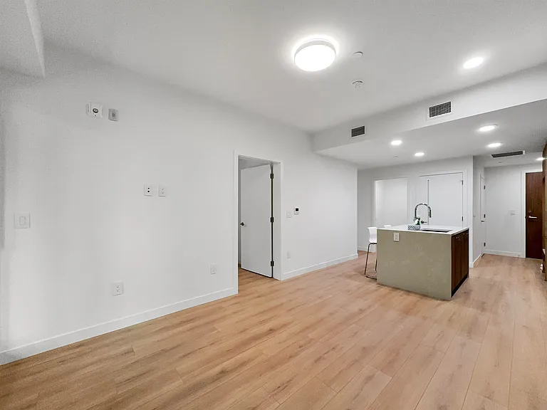 133 W 49th Ave #3XX — Photo 8