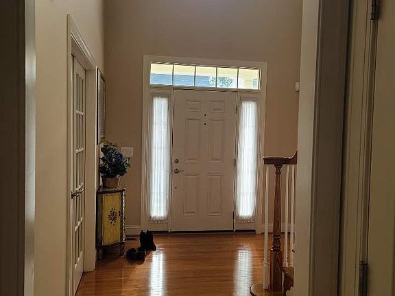 3rd image of 7819 Stanley Ln