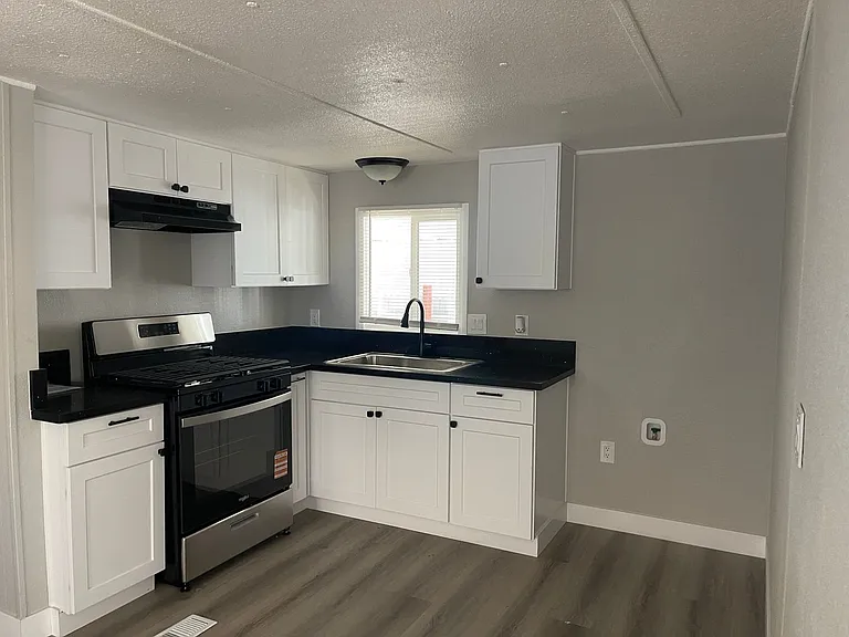 44099 D St — Photo 17
