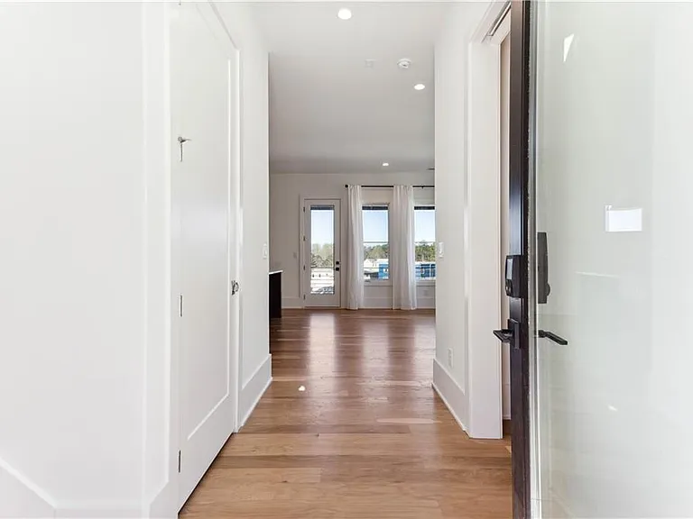 10965 Serenbe Ln — Photo 2