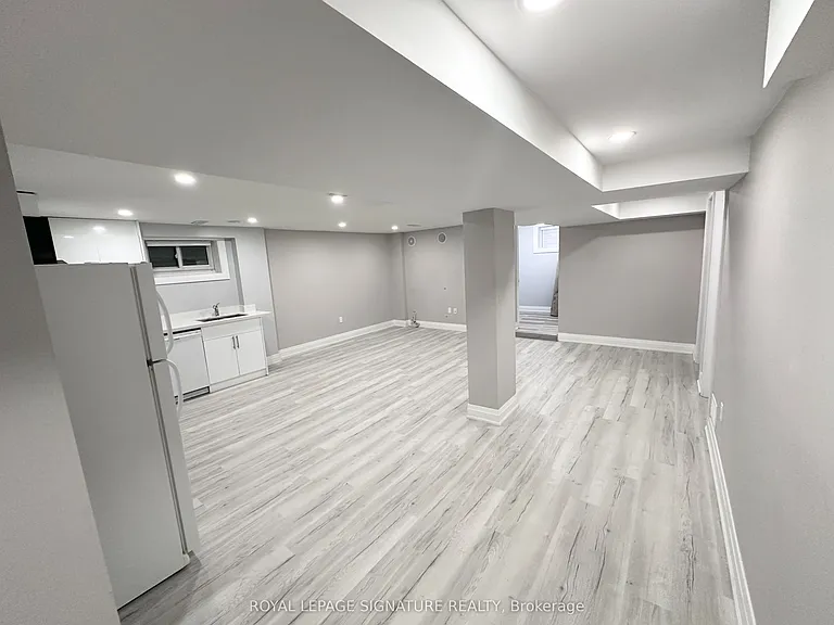 211 Maple Ave — Photo 12