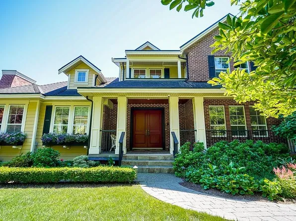 17268 4th Ave, Surrey, BC V3Z 9P7