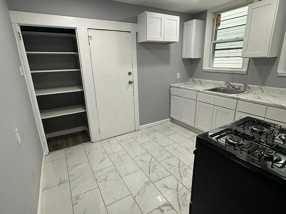 1st image of 176 Hollywood Ave