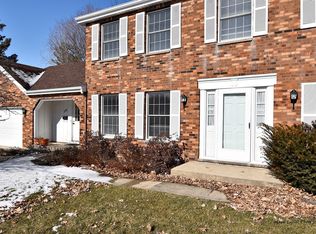 2381 Sans Souci Dr, Aurora, IL