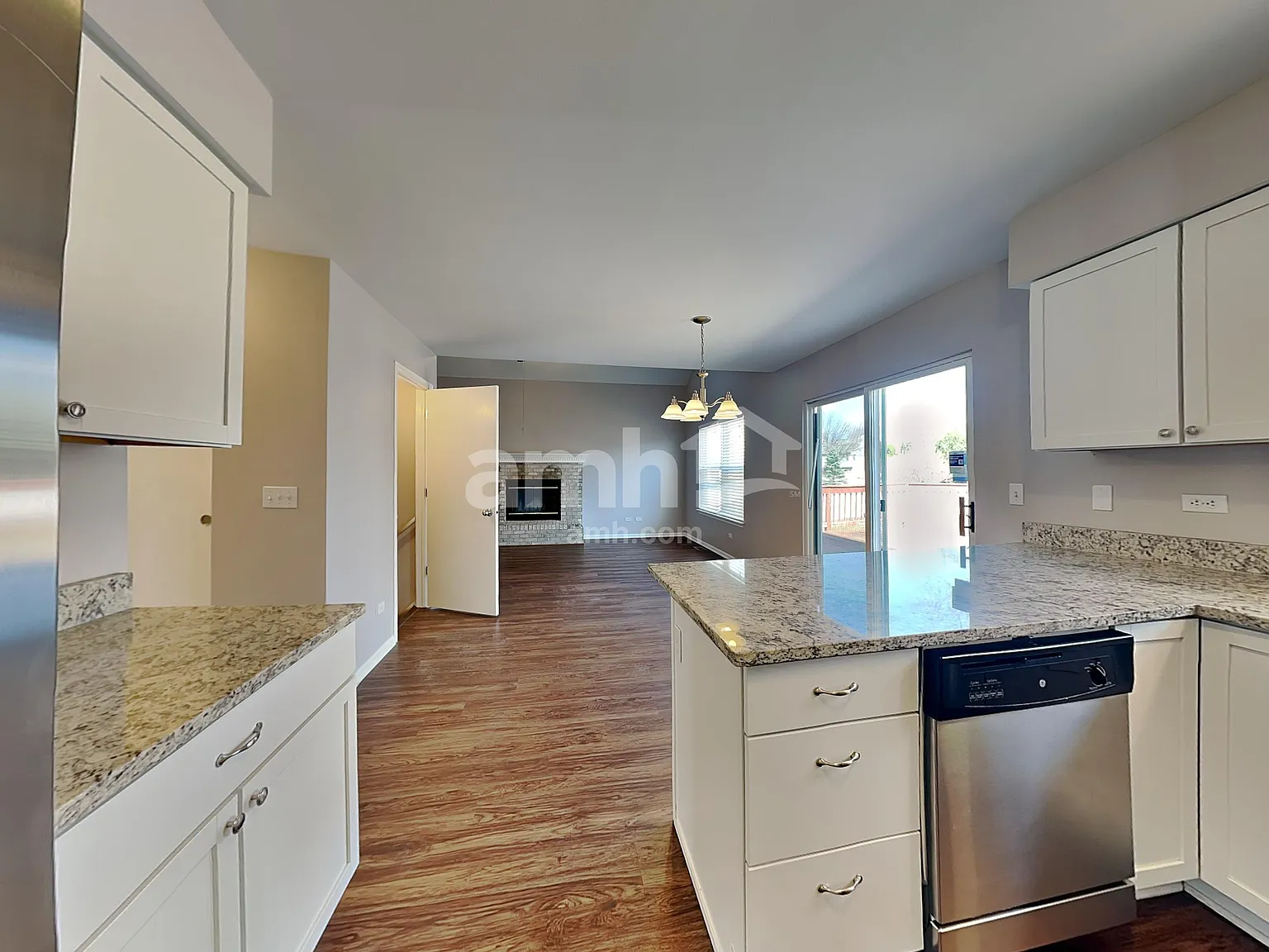 3 bed, 2.5 bath, 1966 sqft, $3,235 — Photo 4