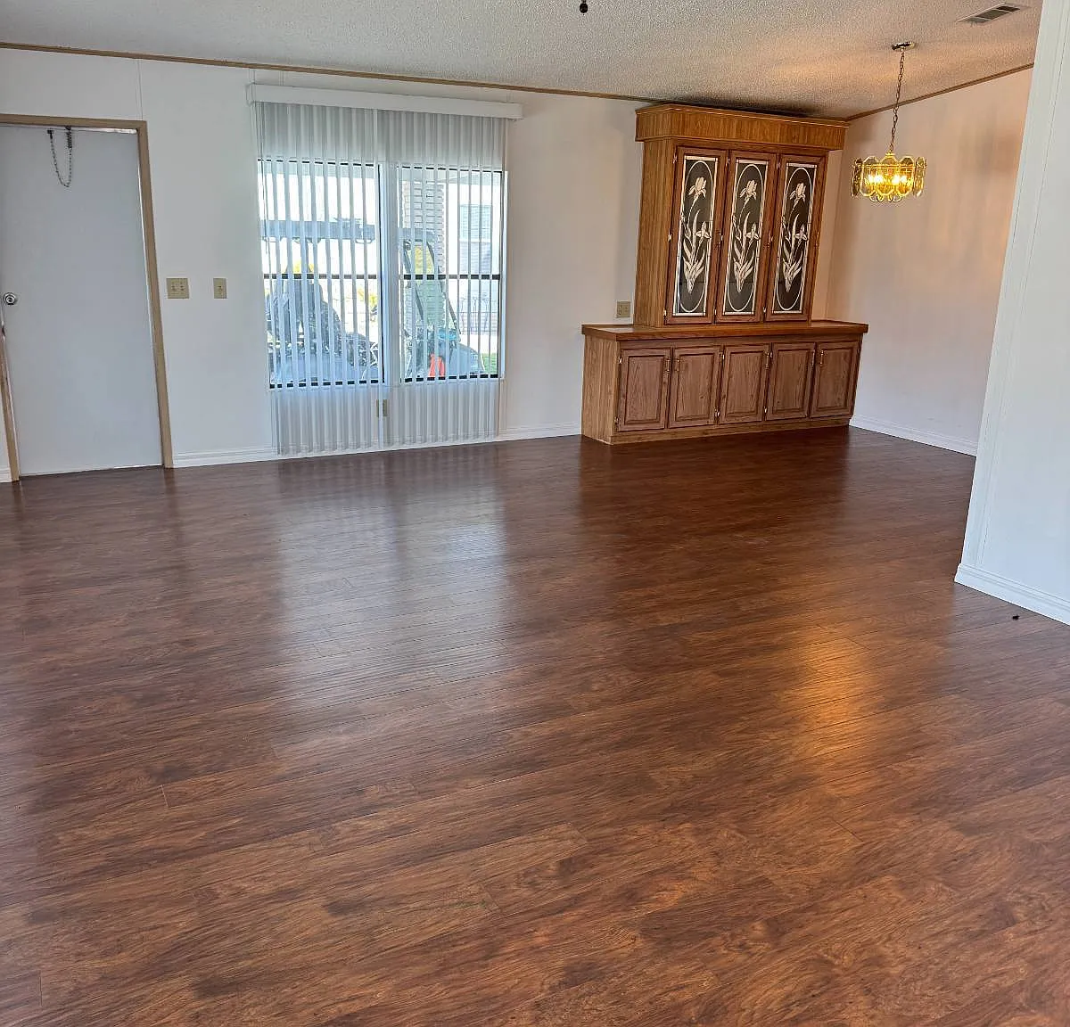 2 bed, 2.0 bath, 1400 sqft, $1,800 — Photo 4