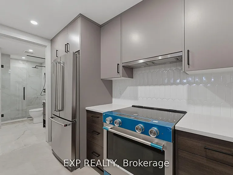 512 Roosevelt Ave #A2 — Photo 6
