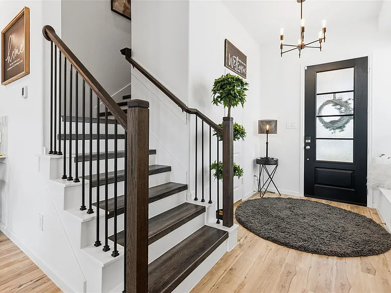 641 Royal Arch Dr — Photo 5