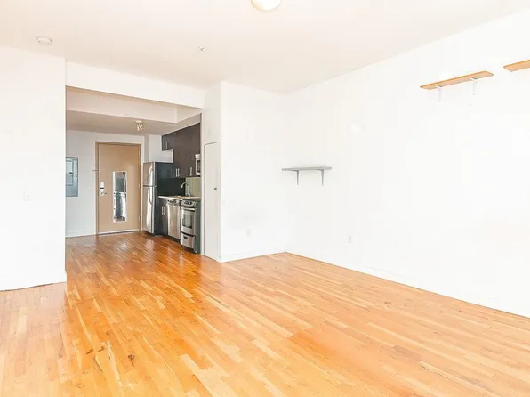 186 Noll Street image 4 of 11