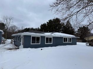 495 S Maple Island Rd, Muskegon, MI 49442