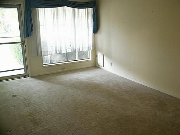 3rd image of 3330 Cloverdale Ln