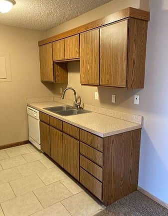 3rd image of 501024 Emerald Dr
