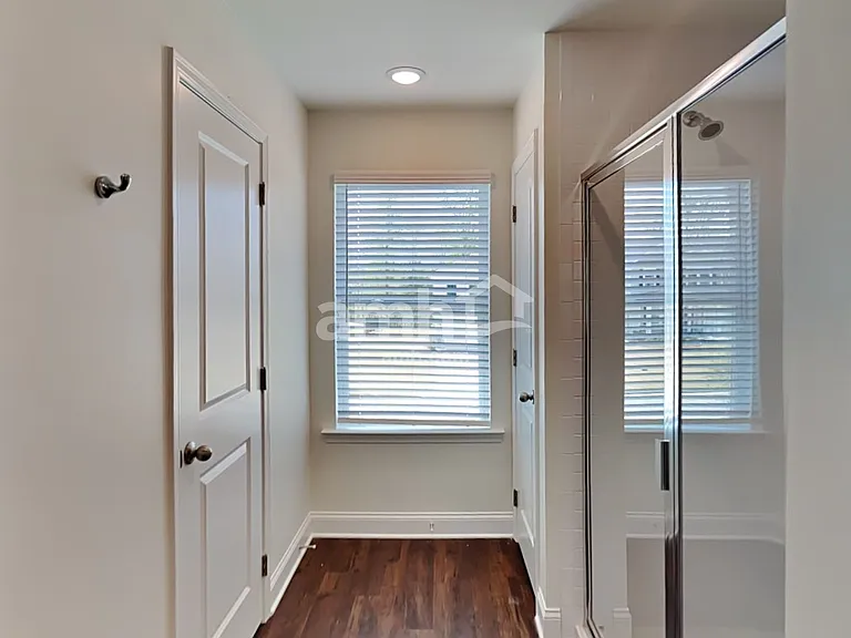 216 Willow Ln — Photo 16