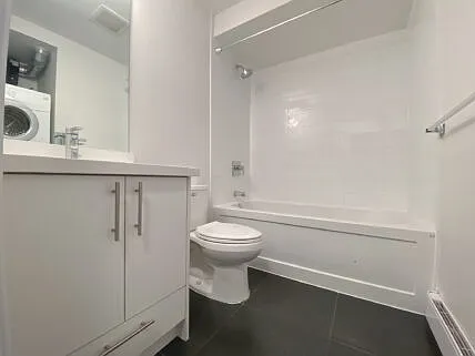2215 Hastings St E — Photo 12