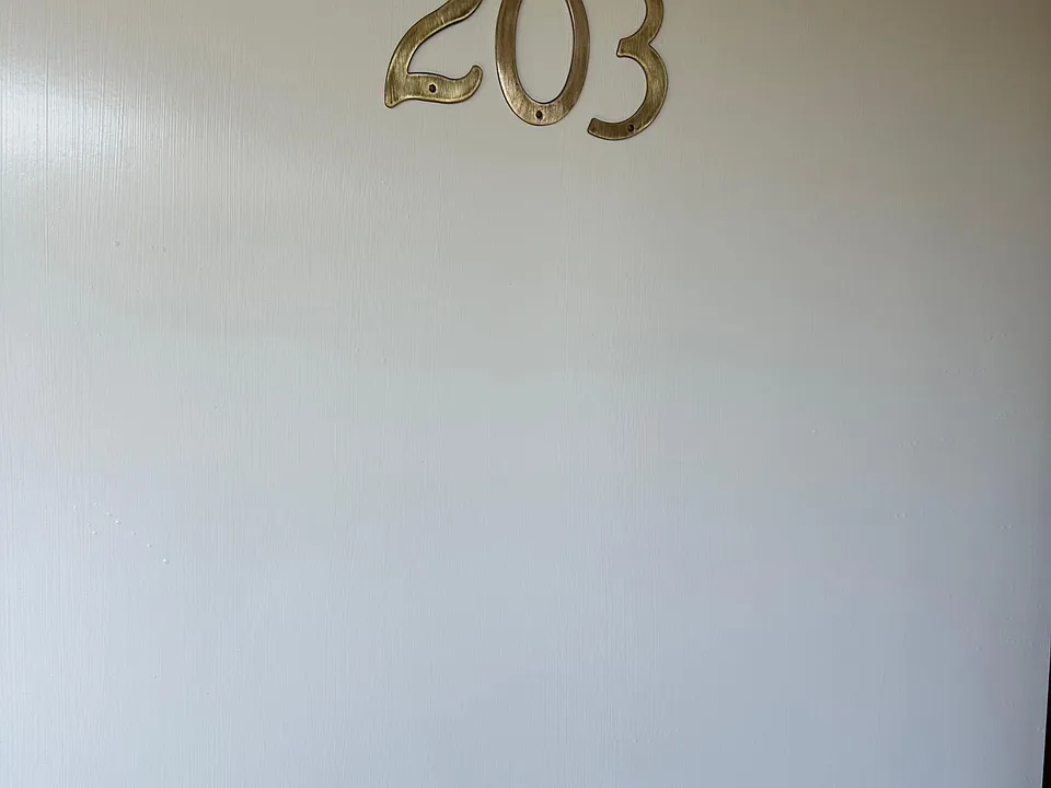 4224 S Centinela Ave #203