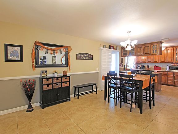 5th image of 2518 S Tiara Ave