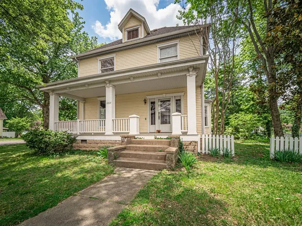 1004 Church St, New Harmony, IN 47631