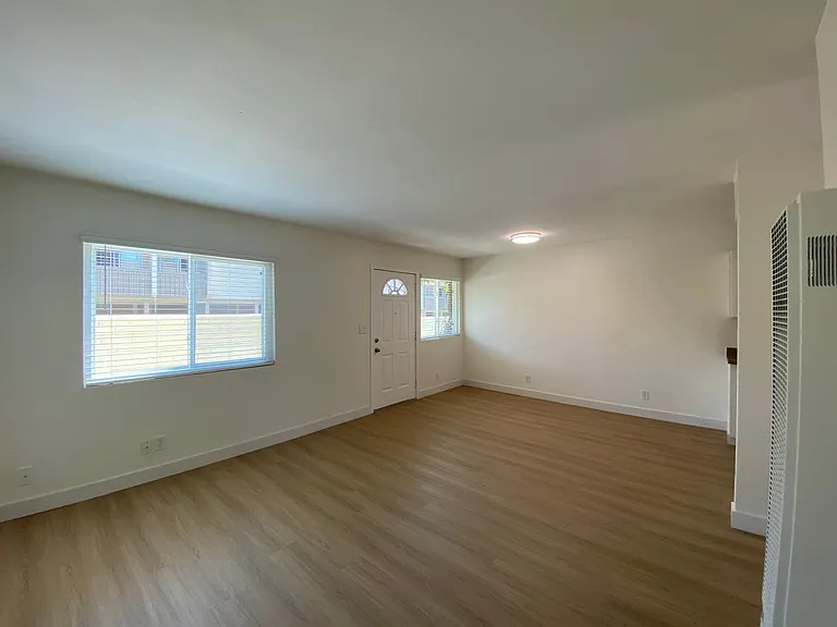 Breakwater Townhomes — Photo 9
