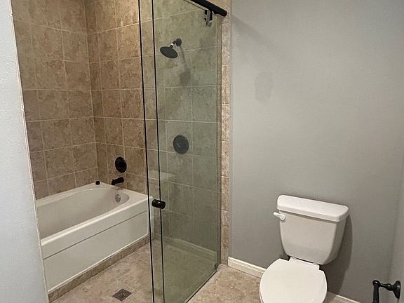 3rd image of 3703 Vista Cove Dr
