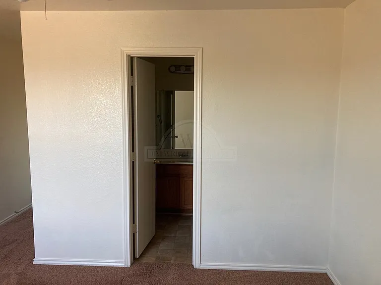 138 Ryan Cir — Photo 11