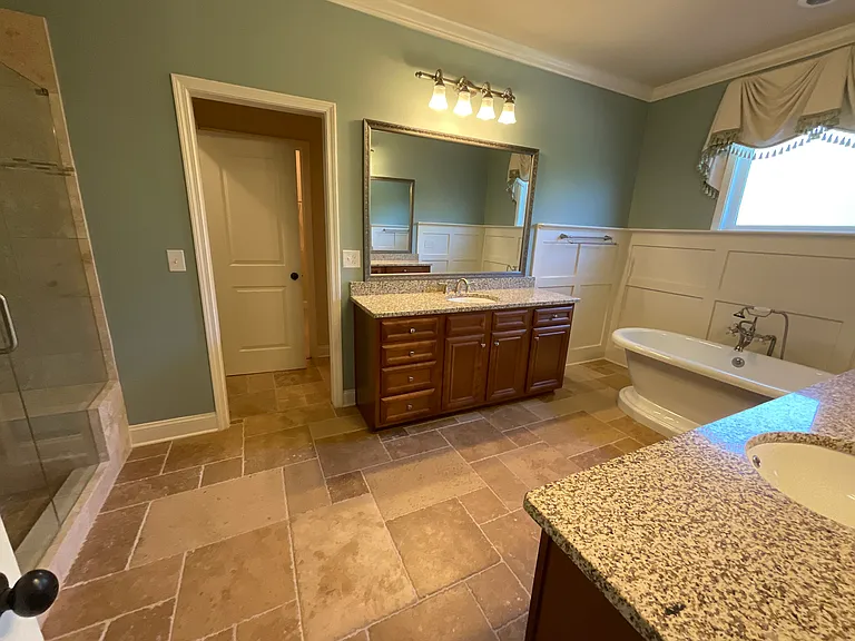 1520 Parkside Dr — Photo 9