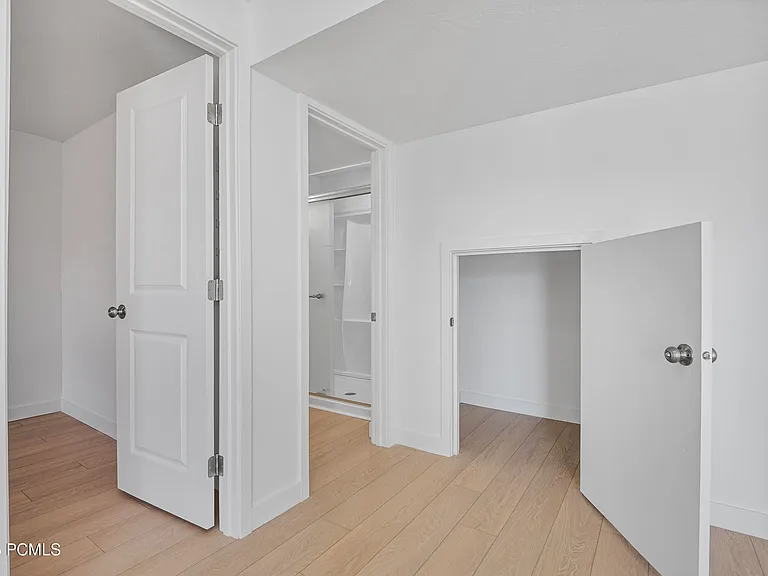 2389 N Wildwood Ln — Photo 28