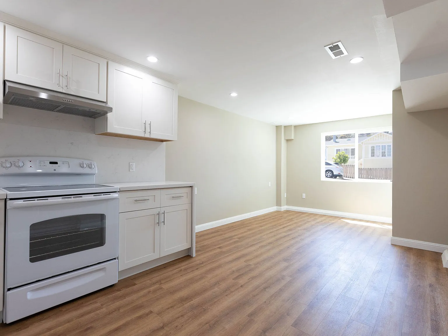 359 Oriente St — Photo 2