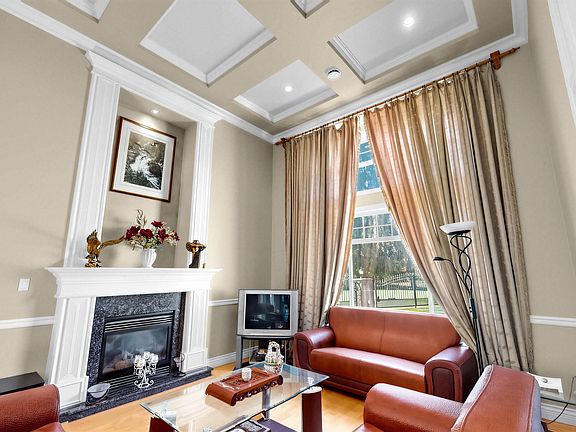 2nd image of 9140 Pinewell Cres