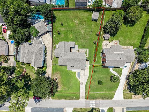 2nd image of 531 W 33rd St