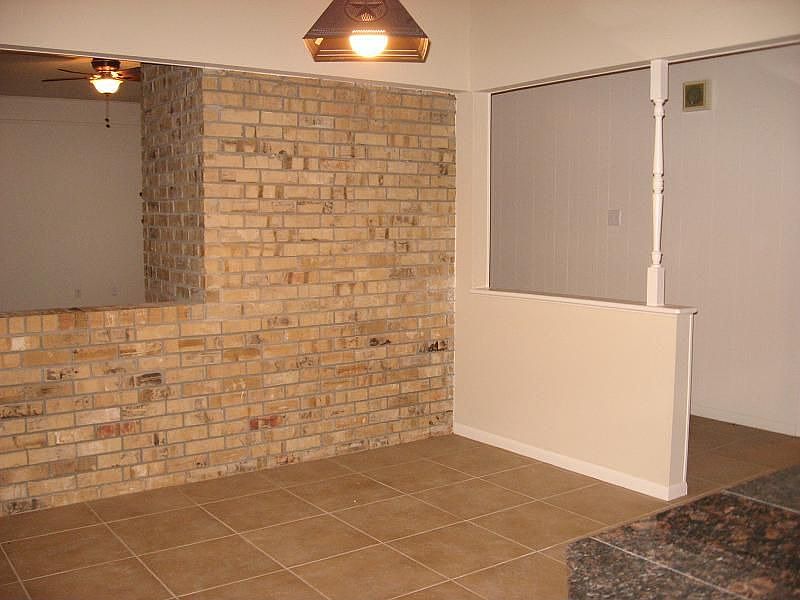 1st image of 132 Royal Oaks St