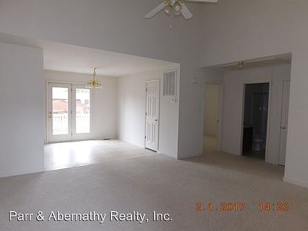 3rd image of 3616 Robert E Lee Dr
