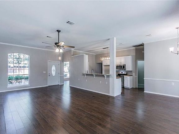 2nd image of 124 Wildwood Dr