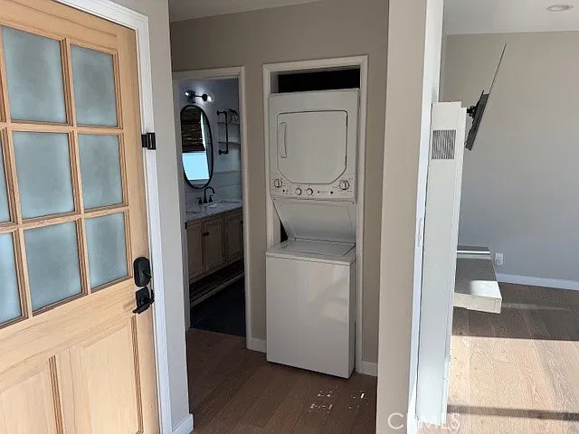 2 bed, 1000 sqft, $7,800 — Photo 4