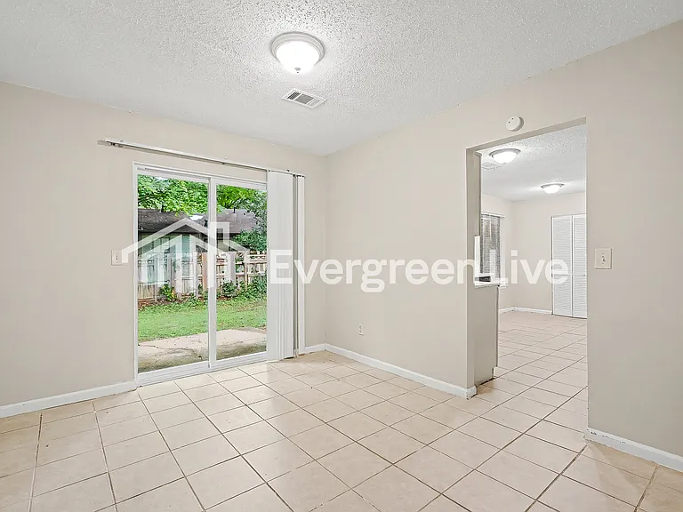 1056 Parkwest Ct — Photo 5