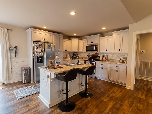 5th image of 1193 Chandlers Rd