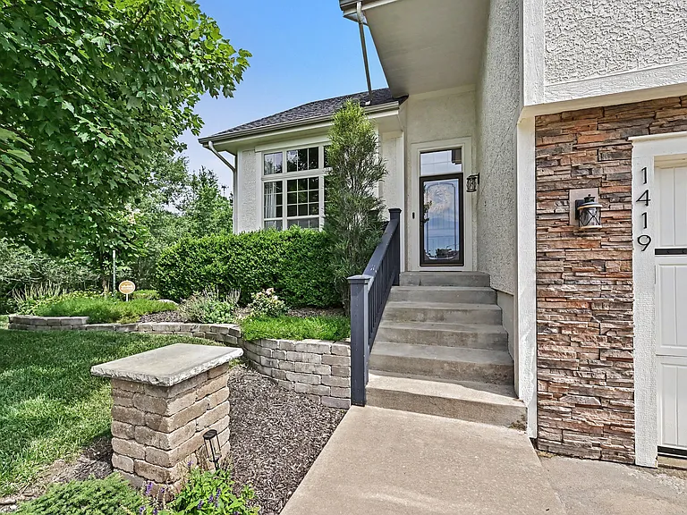 1419 NE 106th Pl — Photo 3