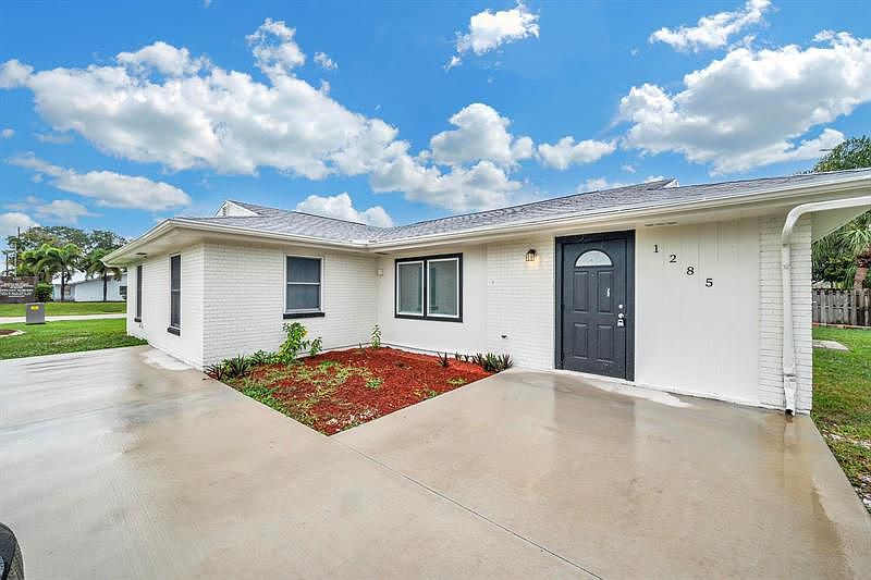 1st image of 1285 SE Port Saint Lucie Blvd