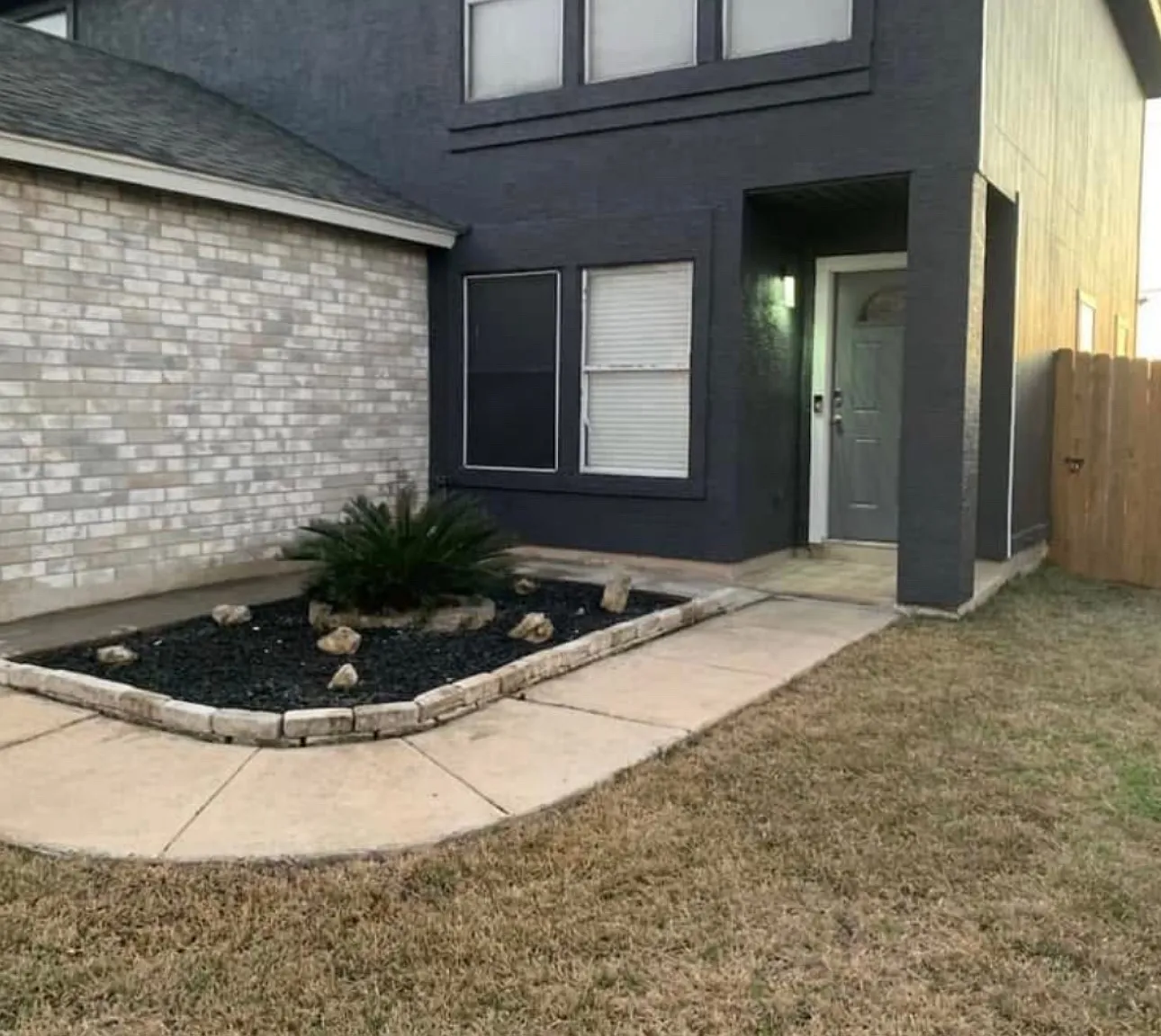 3 bed, 2.5 bath, 1700 sqft, $1,700 — Photo 1