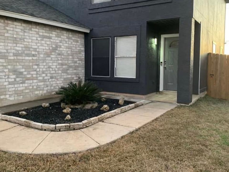 1st image of 8014 Chestnut Ash Dr