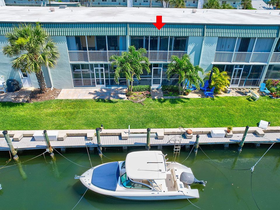 1st image of 121 Wettaw Lane #211