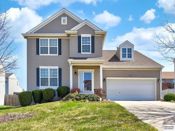 2411 Crystal Dr, Papillion, NE 68046