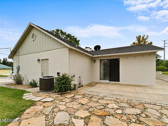 3rd image of 210 DARTMOUTH Road