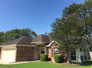 312 Pear Tree Cir, Broussard, LA 70518