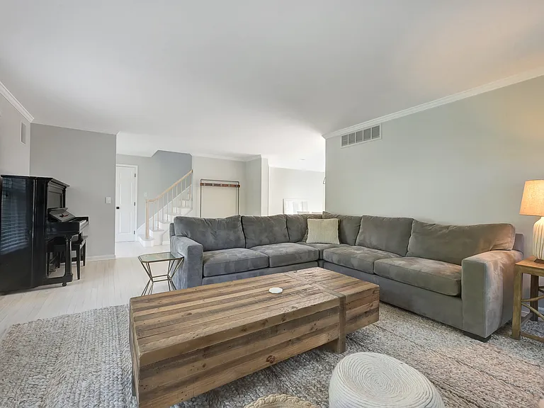 81 Gould St — Photo 9